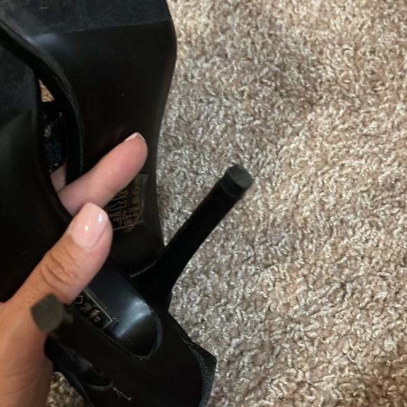 Heels - Picture 3 of 3
